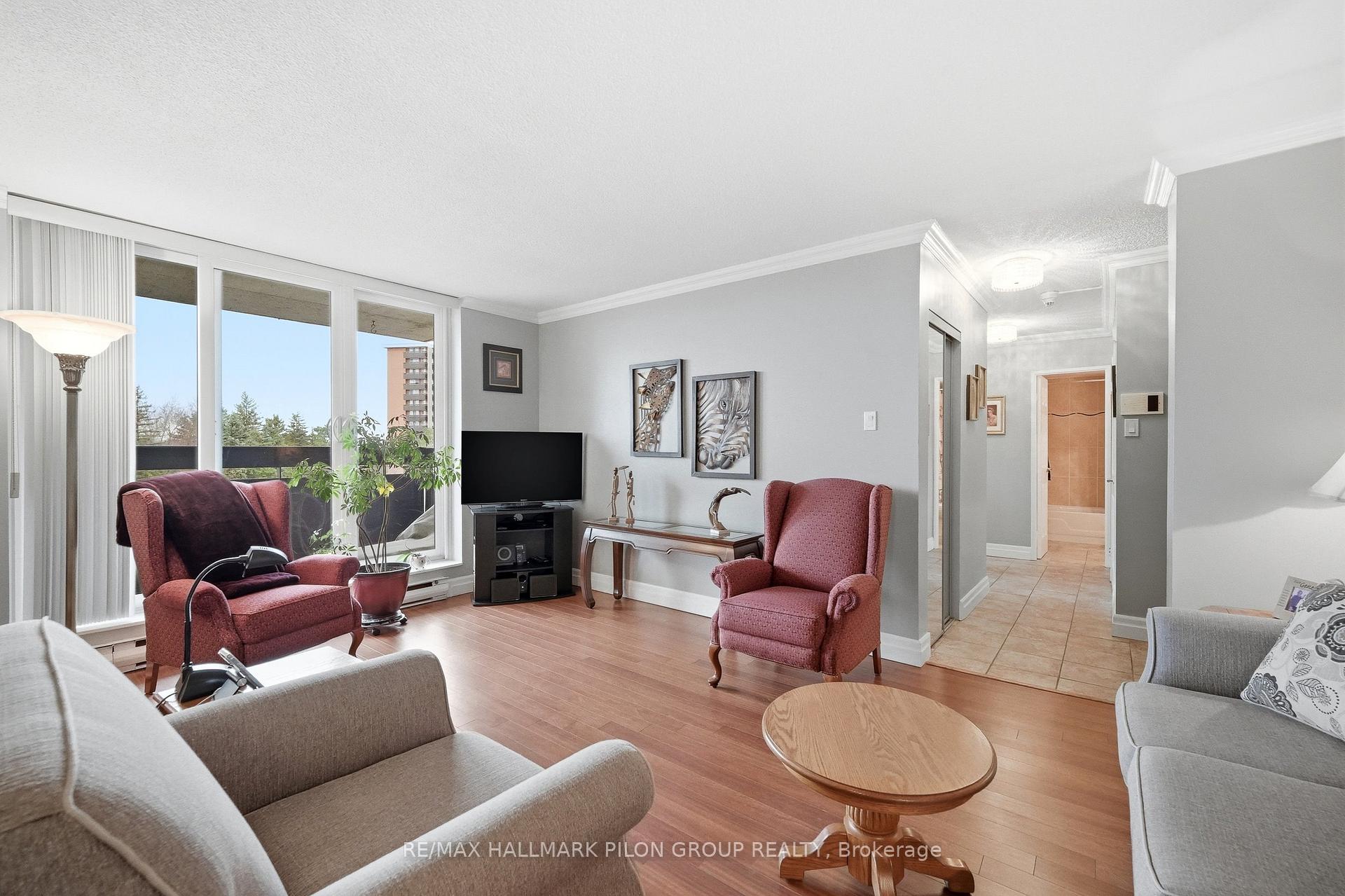 Photo 4 of Unit 508, 2000 Jasmine Crescent, Ottawa, Beacon Hill South — HOMEH