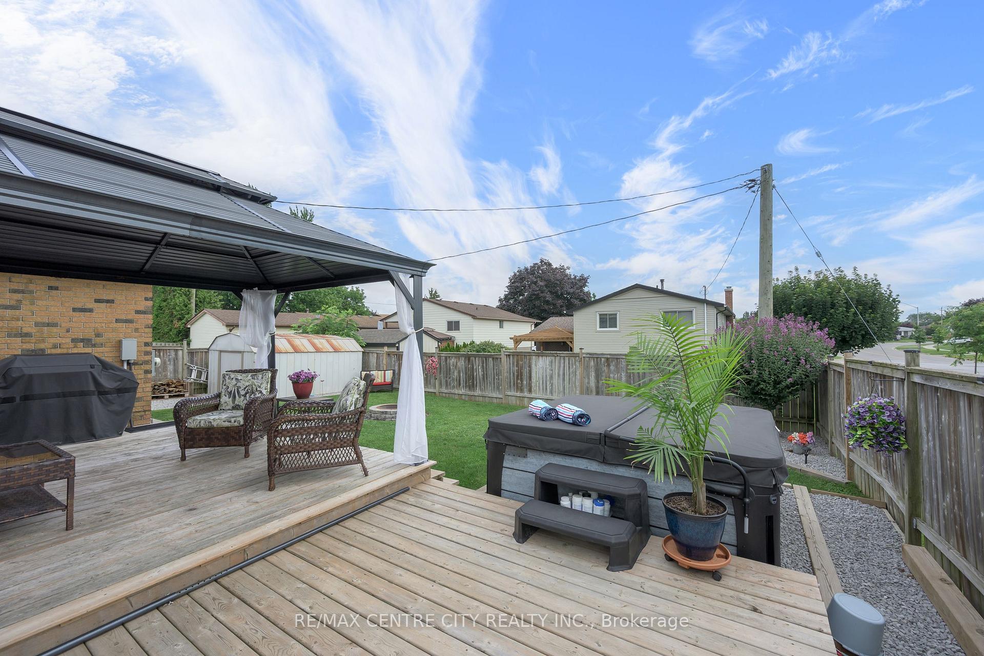 Photo 10 of 1 Idsardi Avenue, St. Thomas — HOMEH