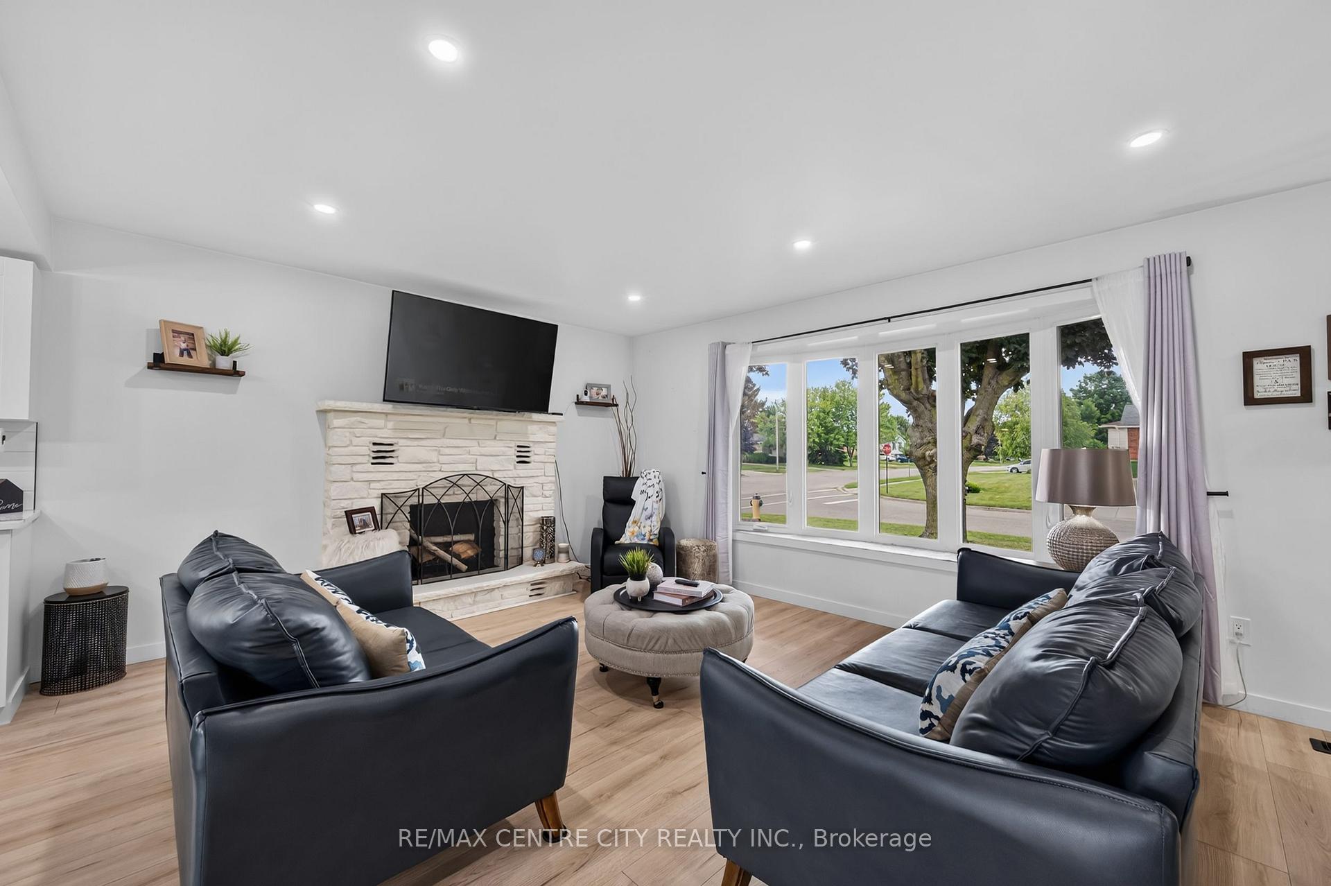 Photo 16 of 1 Idsardi Avenue, St. Thomas — HOMEH