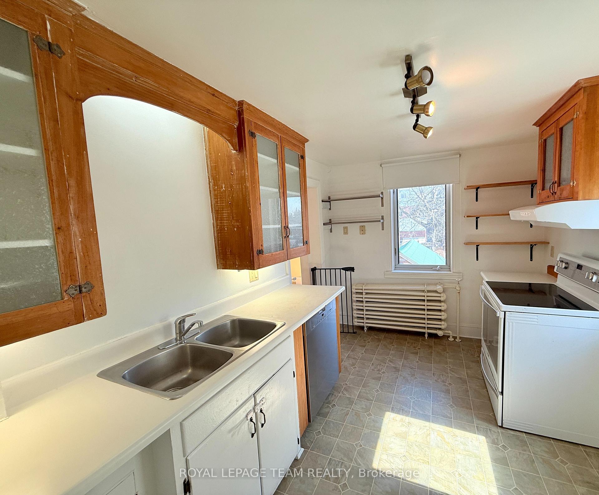 Photo 6 of Unit 2, 14 Galt Street, Ottawa, Old Ottawa South — HOMEH