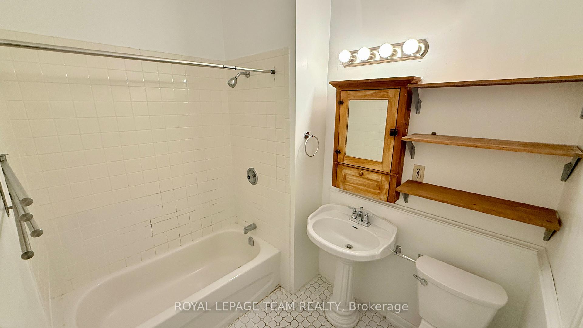 Photo 13 of Unit 2, 14 Galt Street, Ottawa, Old Ottawa South — HOMEH