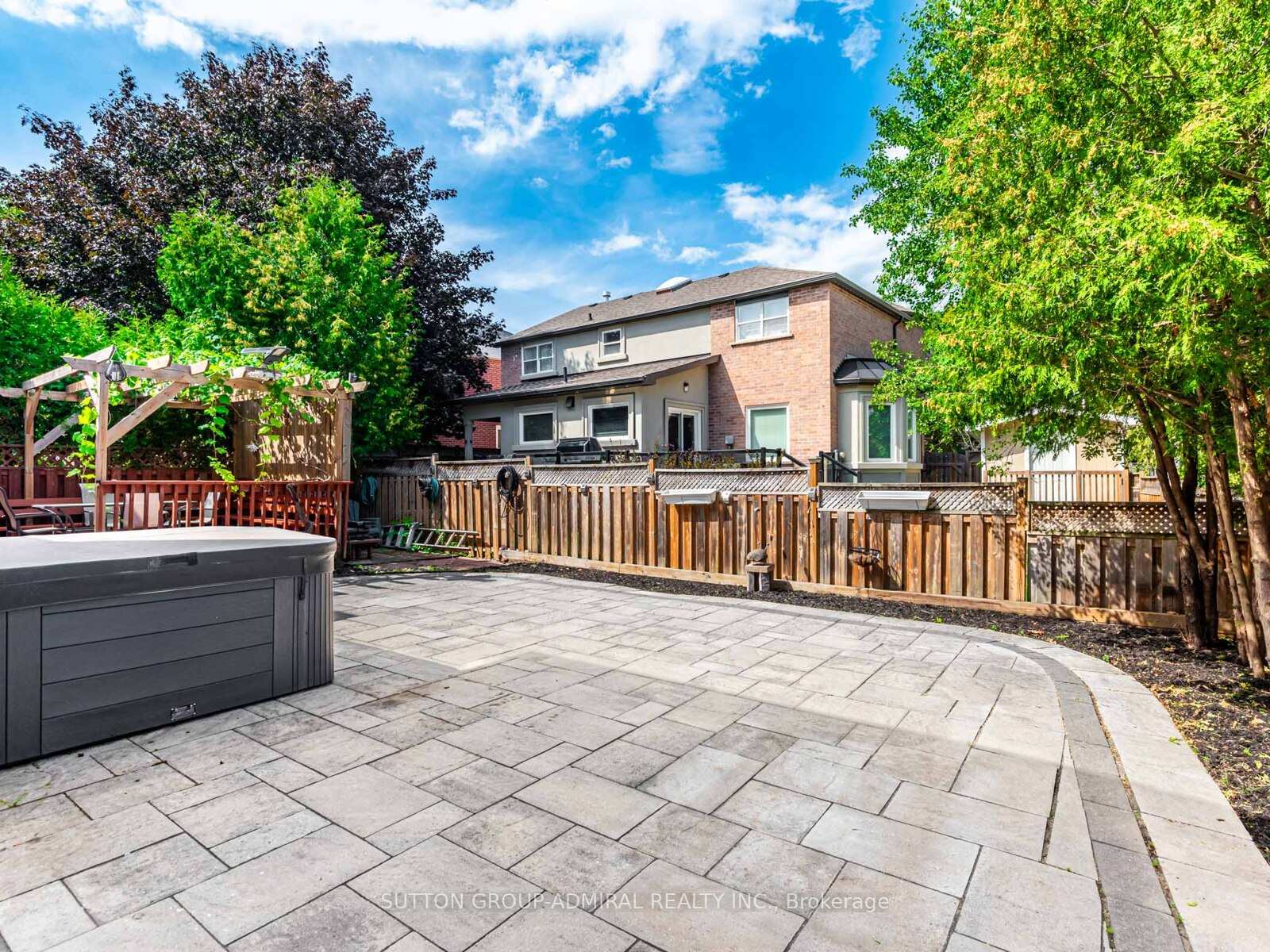 Photo 2 of 98 Rosedale Heights Drive, Vaughan, Uplands — HOMEH