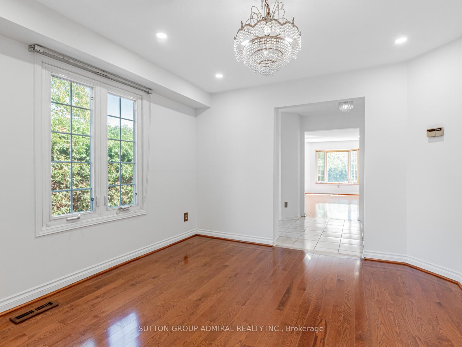Photo 11 of 98 Rosedale Heights Drive, Vaughan, Uplands — HOMEH