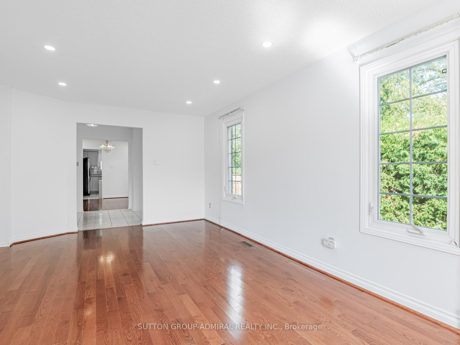 Photo 12 of 98 Rosedale Heights Drive, Vaughan, Uplands — HOMEH
