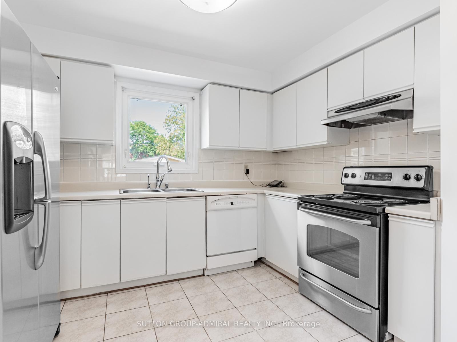 Photo 14 of 98 Rosedale Heights Drive, Vaughan, Uplands — HOMEH