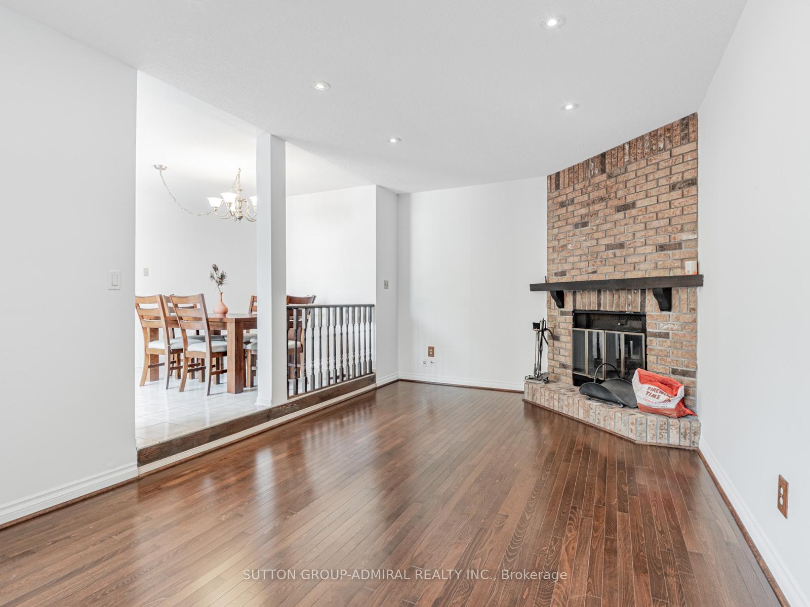 Photo 18 of 98 Rosedale Heights Drive, Vaughan, Uplands — HOMEH