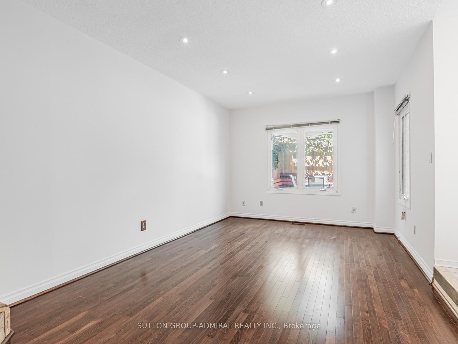 Photo 19 of 98 Rosedale Heights Drive, Vaughan, Uplands — HOMEH