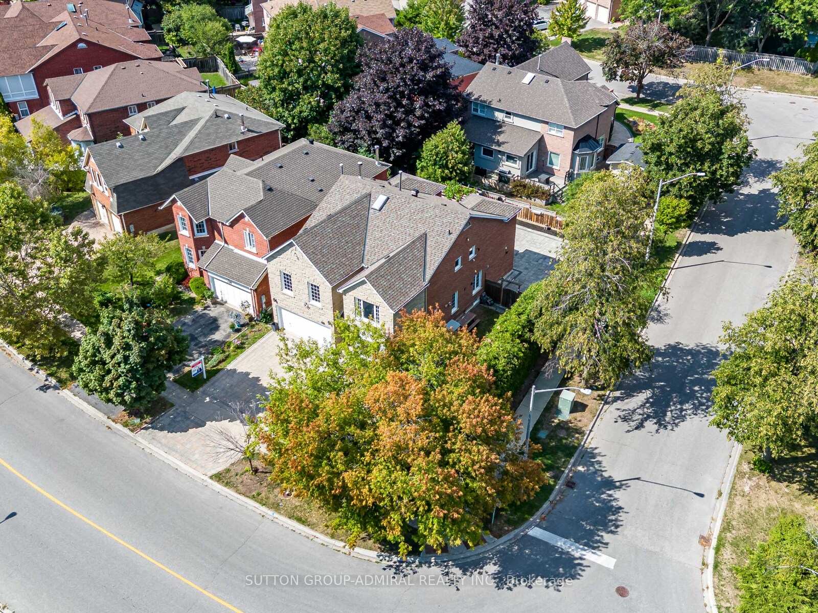 Photo 41 of 98 Rosedale Heights Drive, Vaughan, Uplands — HOMEH