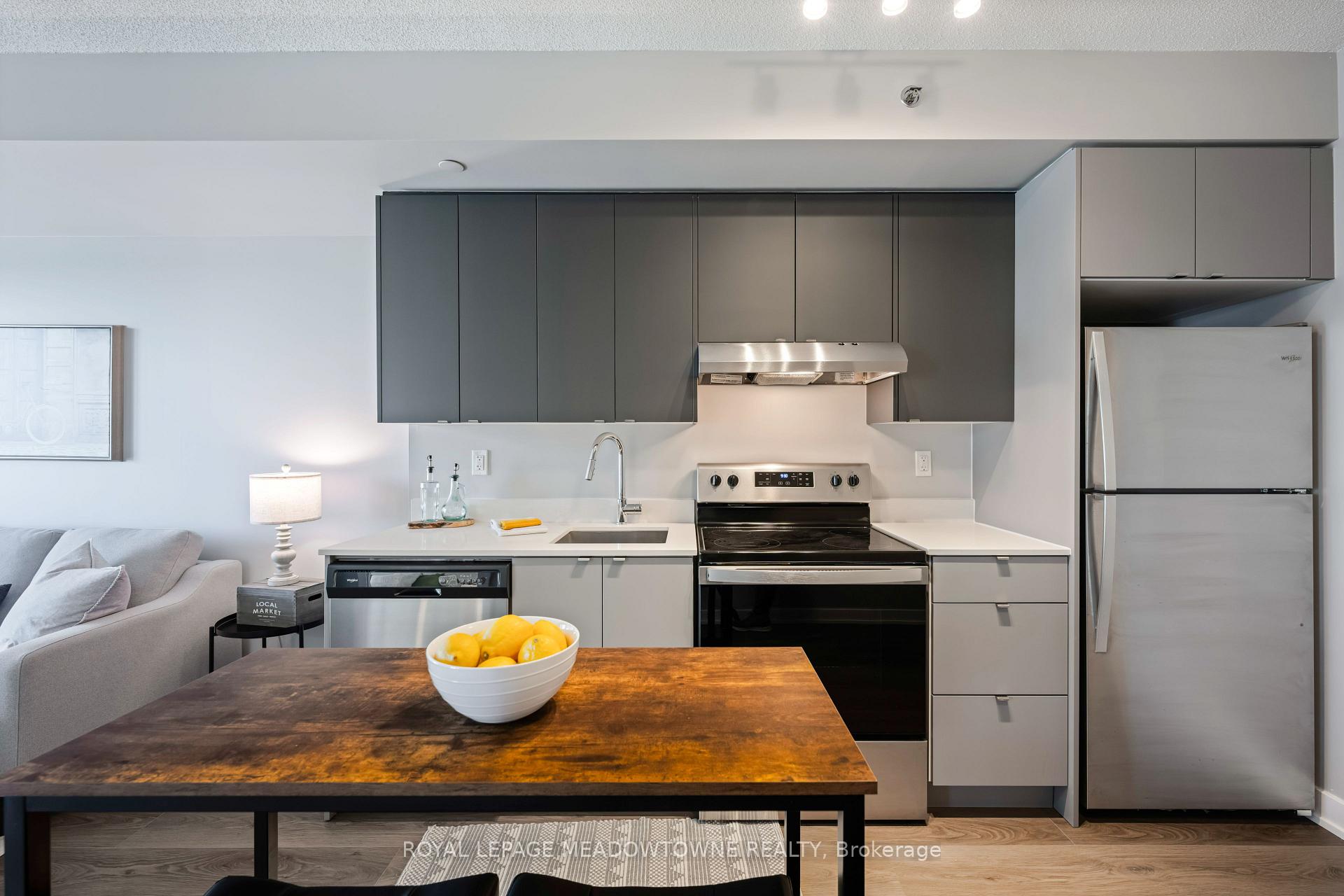 Photo 12 of Unit B602, 3200 Dakota Common, Burlington, Alton — HOMEH