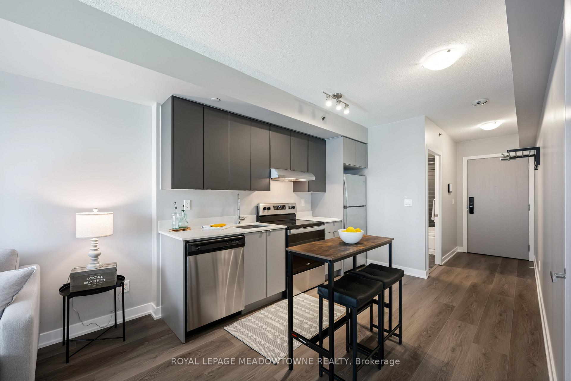 Photo 16 of Unit B602, 3200 Dakota Common, Burlington, Alton — HOMEH