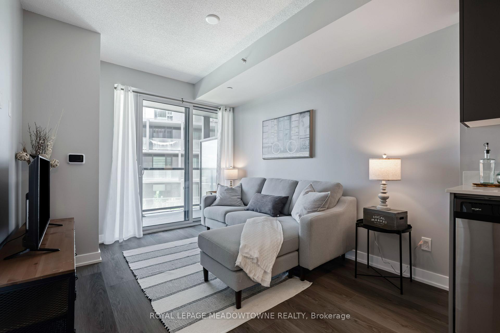 Photo 17 of Unit B602, 3200 Dakota Common, Burlington, Alton — HOMEH
