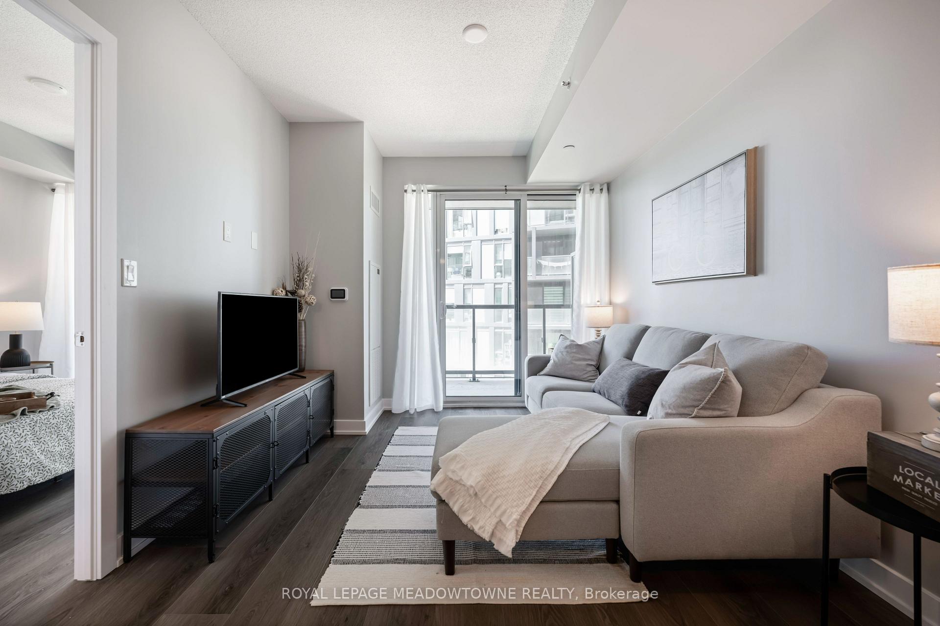 Photo 18 of Unit B602, 3200 Dakota Common, Burlington, Alton — HOMEH
