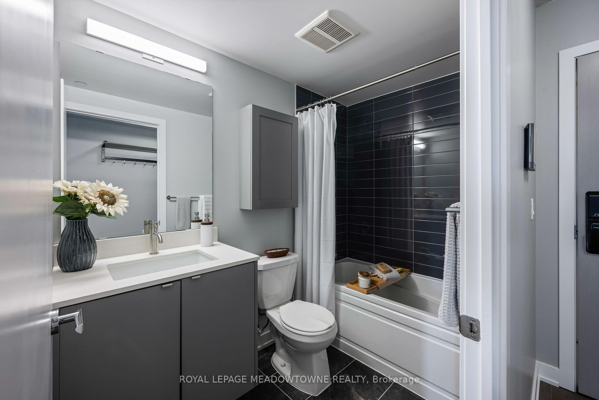 Photo 26 of Unit B602, 3200 Dakota Common, Burlington, Alton — HOMEH