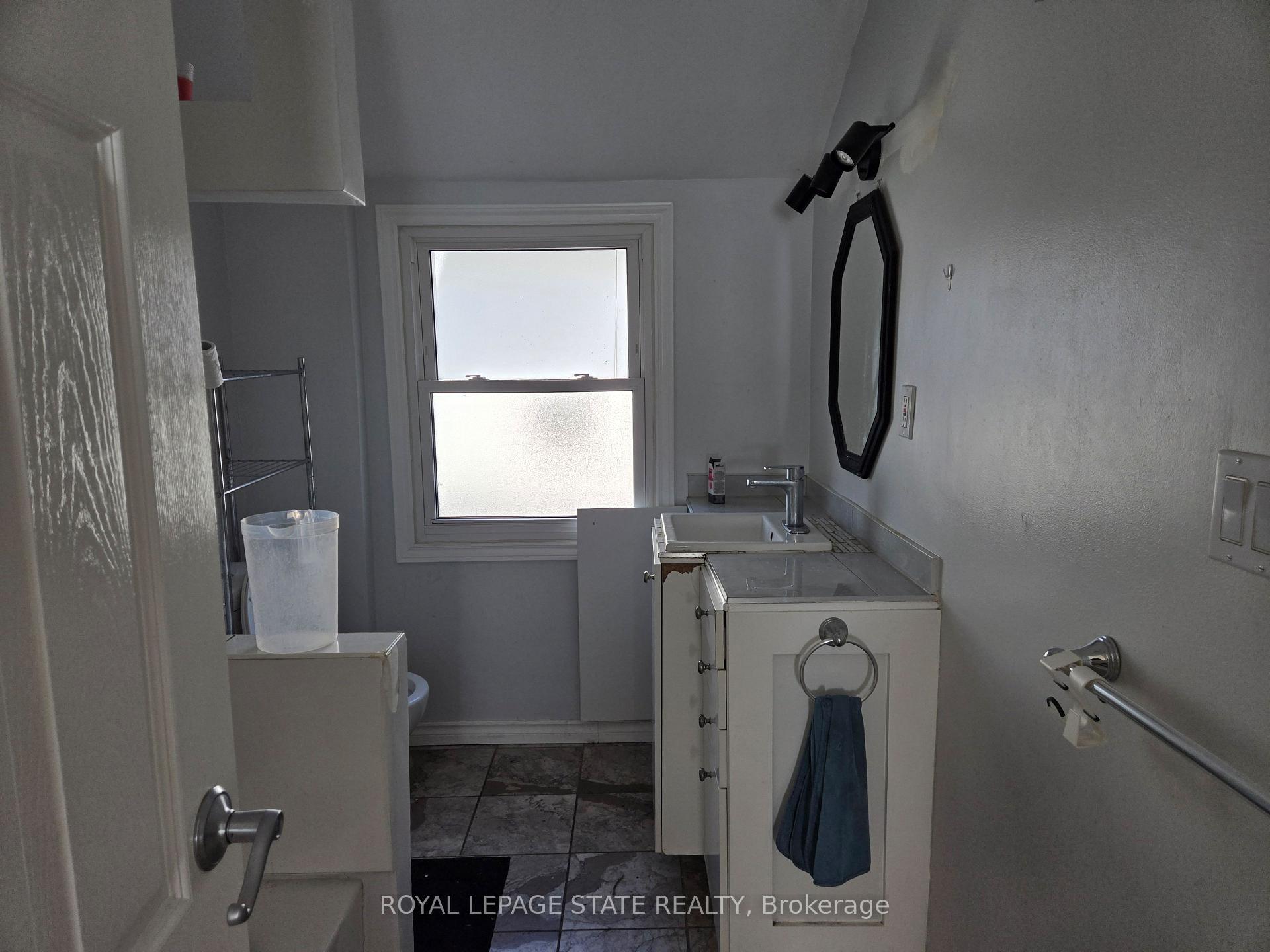 Photo 11 of 4249 Elgin Street, Niagara Falls, Downtown — HOMEH
