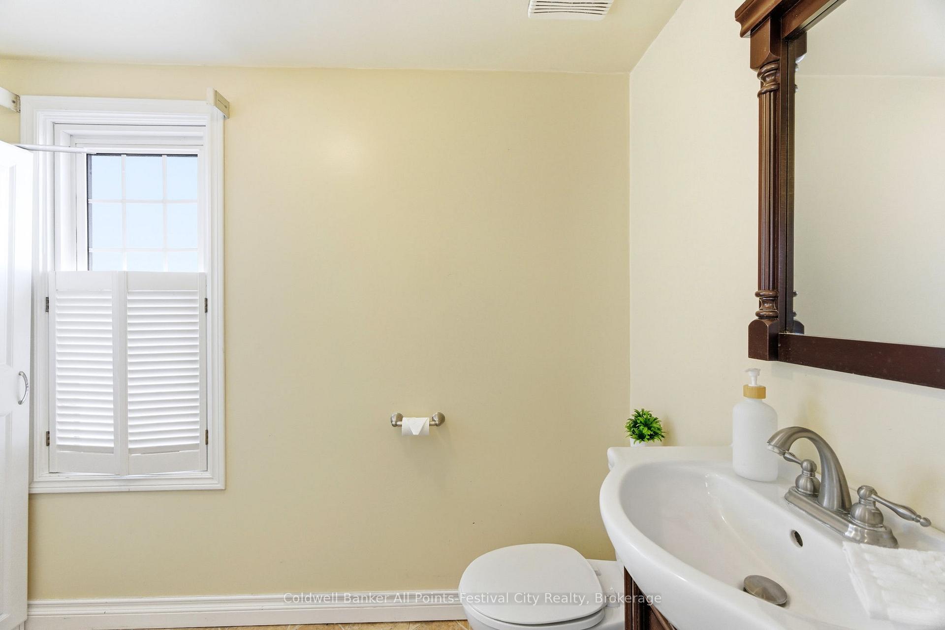 Photo 19 of 129 Ontario Street, Central Huron, Clinton — HOMEH