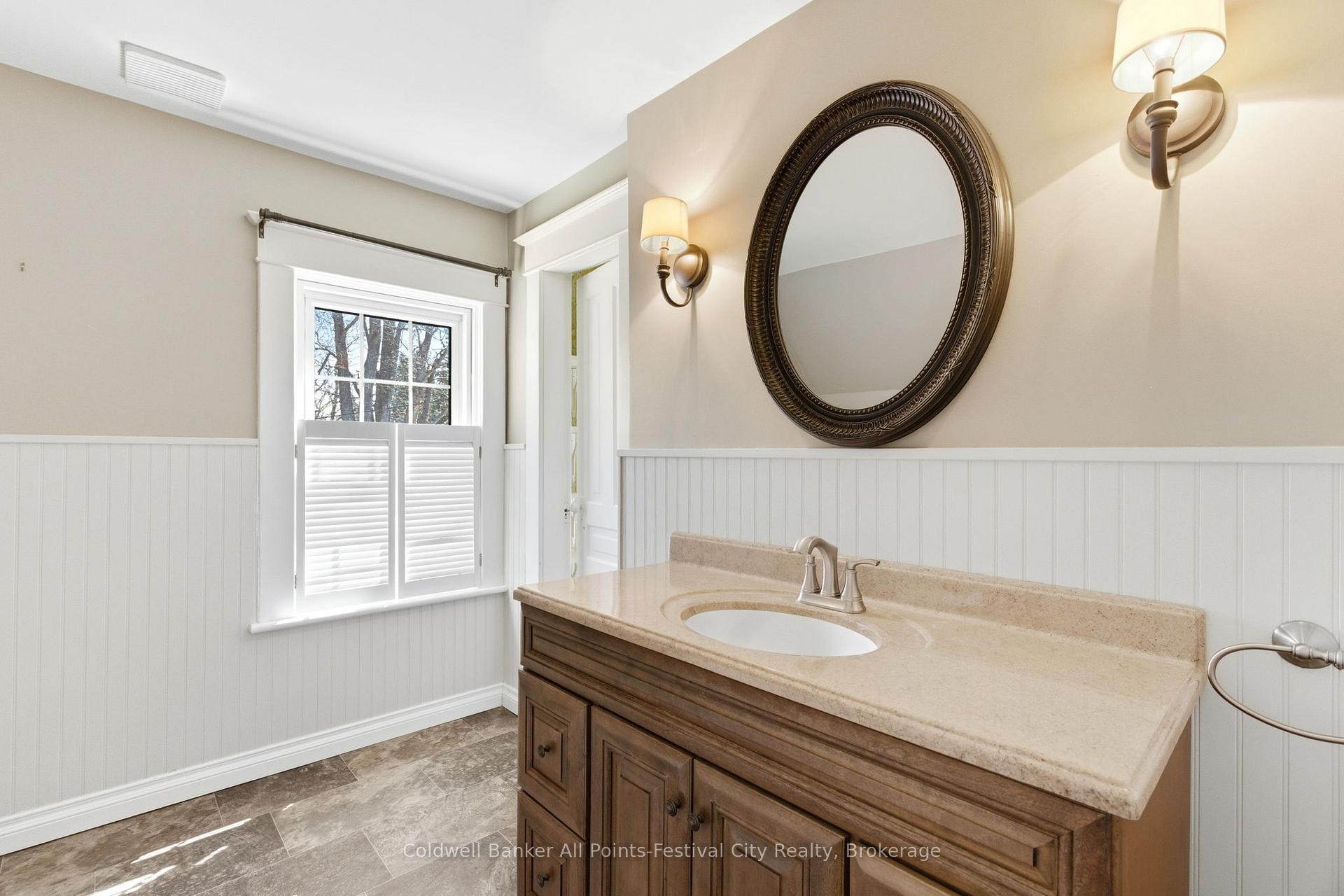 Photo 33 of 129 Ontario Street, Central Huron, Clinton — HOMEH