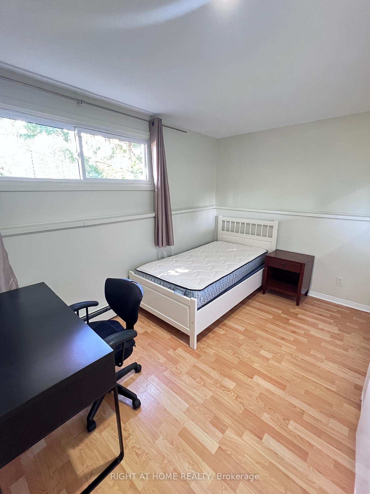Photo 32 of 46 Radcliffe Crescent, London, North E — HOMEH