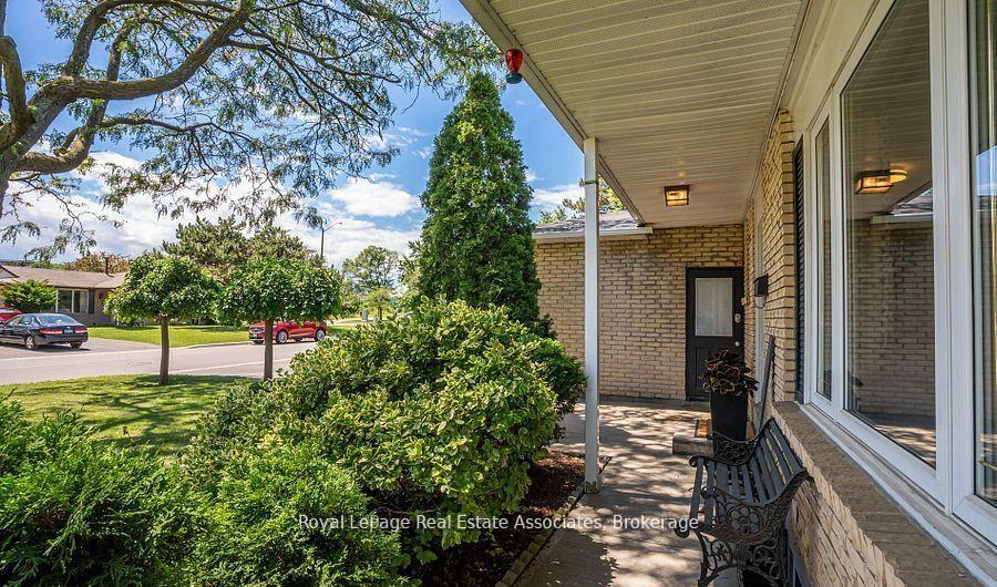 Photo 2 of 1 Esplanade Road, Brampton, Southgate — HOMEH