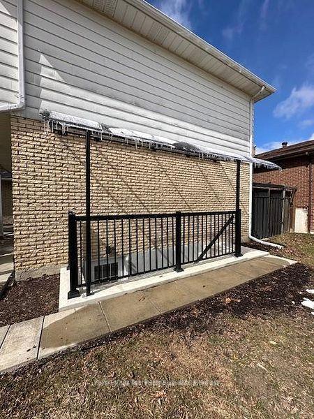 Photo 4 of 1 Esplanade Road, Brampton, Southgate — HOMEH