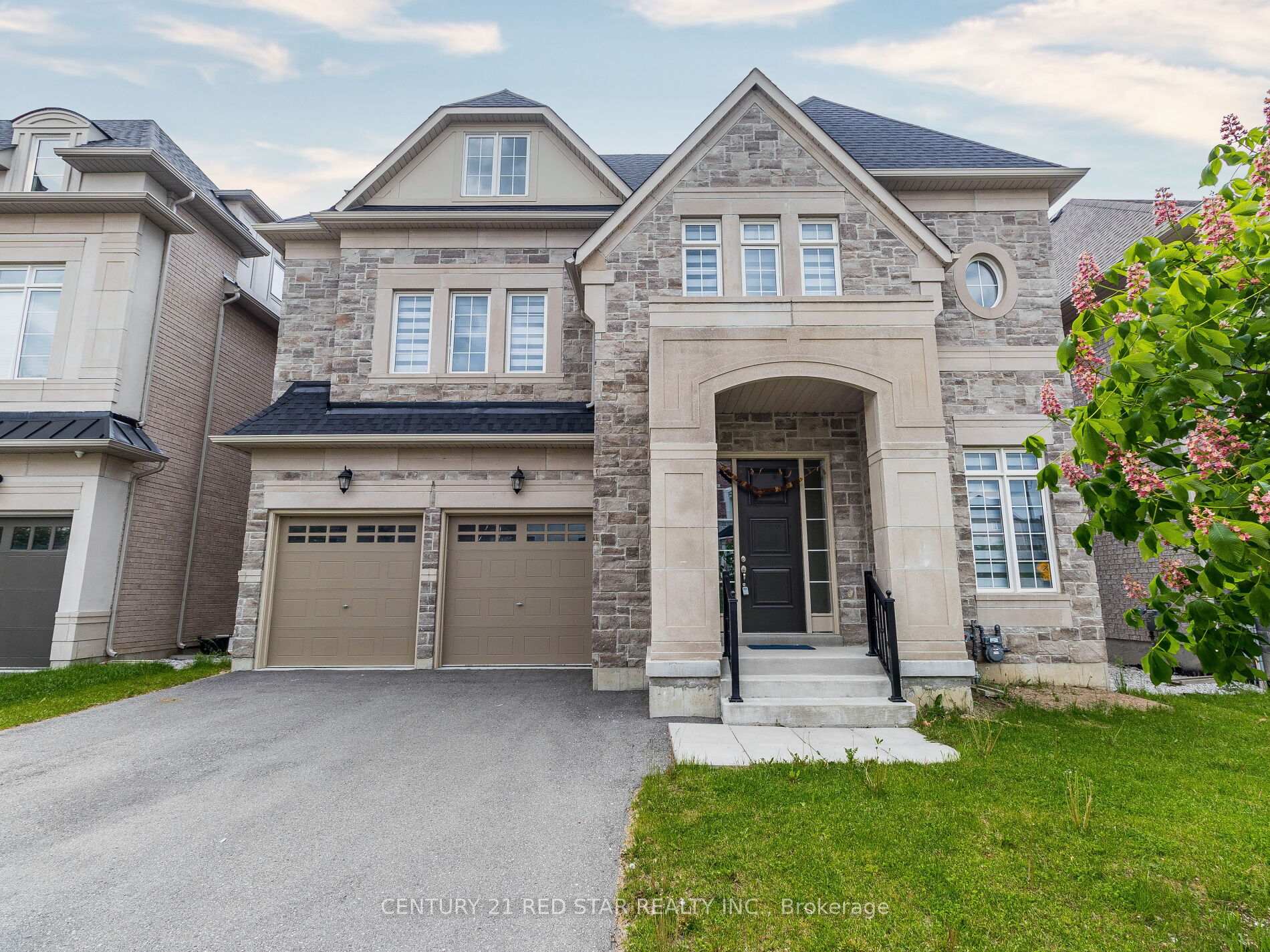 Photo 1 of 192 Farrell Road, Vaughan, Patterson — HOMEH