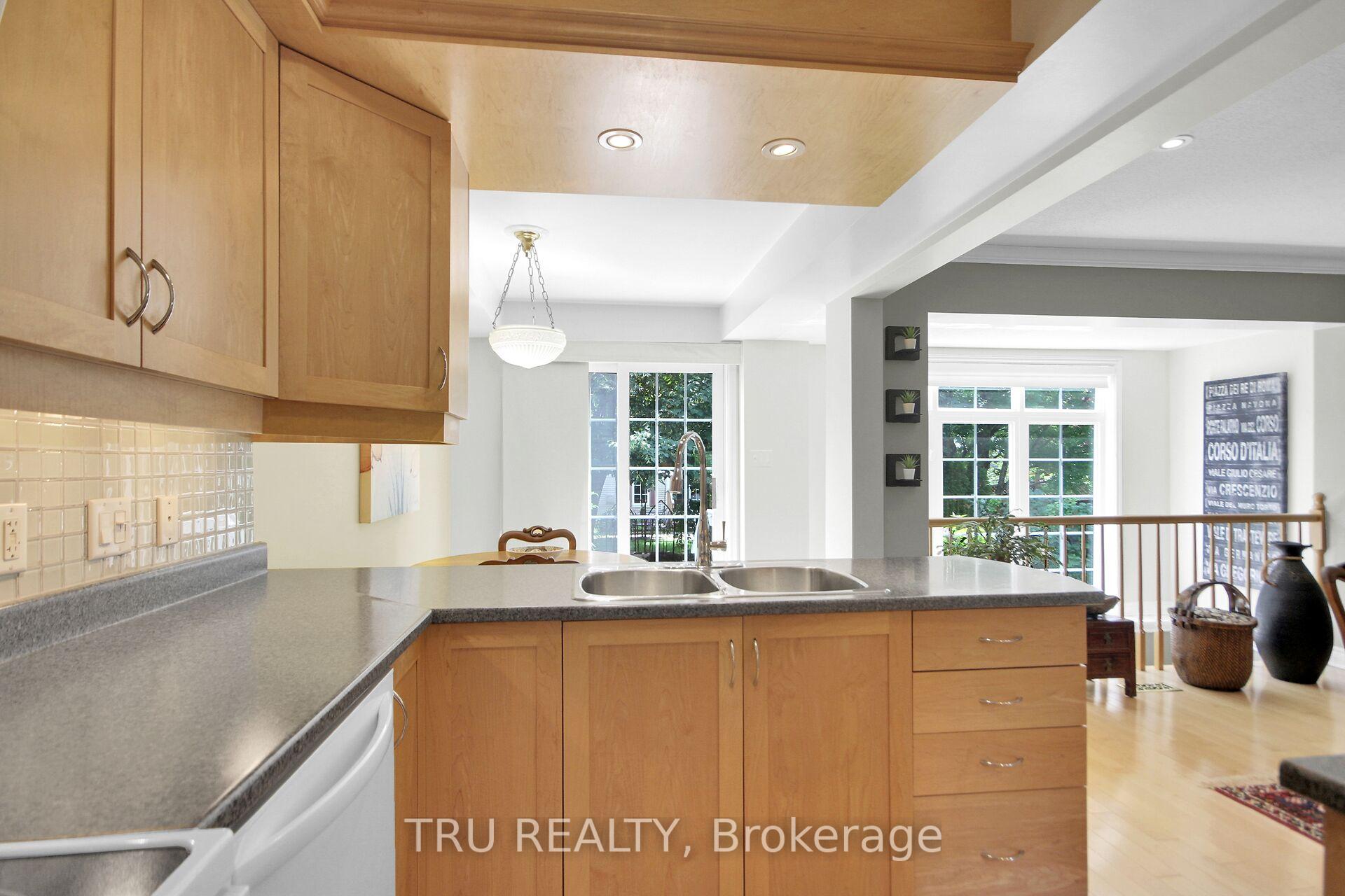 Photo 11 of 109 Braddock Private, Ottawa, Barrhaven - Stonebridge — HOMEH