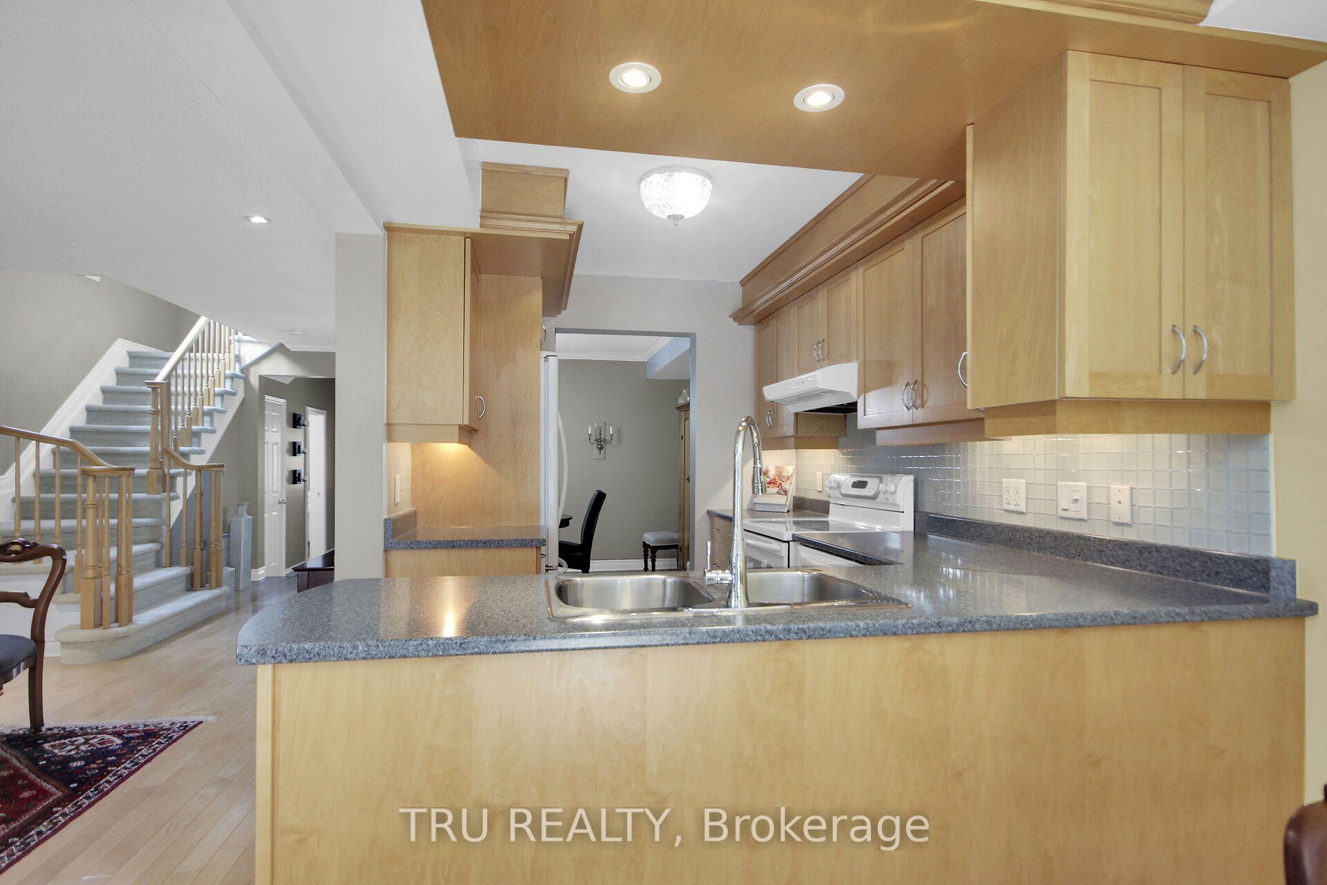 Photo 13 of 109 Braddock Private, Ottawa, Barrhaven - Stonebridge — HOMEH