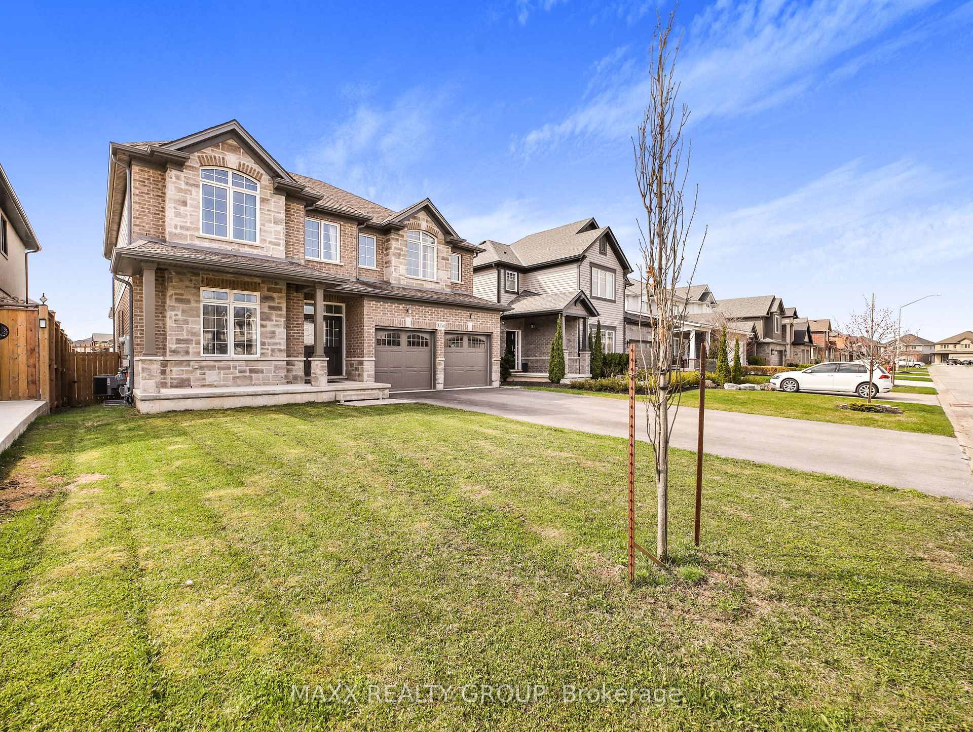 Photo 2 of 9354 Shoveller Drive, Niagara Falls, Forestview — HOMEH