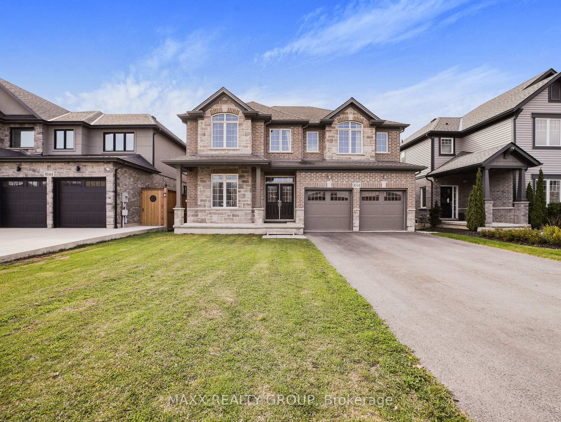 Photo 3 of 9354 Shoveller Drive, Niagara Falls, Forestview — HOMEH