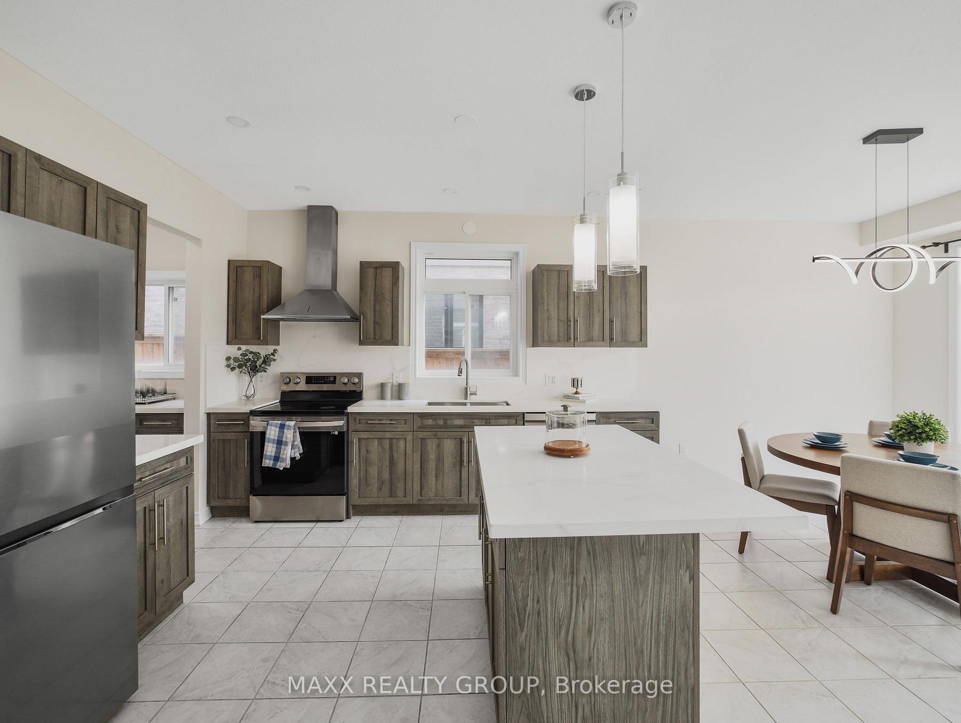 Photo 10 of 9354 Shoveller Drive, Niagara Falls, Forestview — HOMEH
