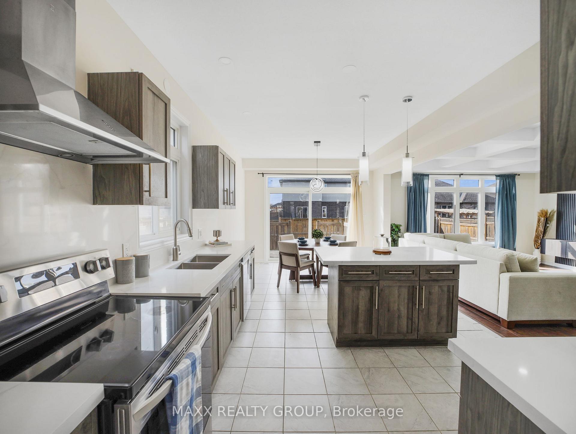 Photo 12 of 9354 Shoveller Drive, Niagara Falls, Forestview — HOMEH