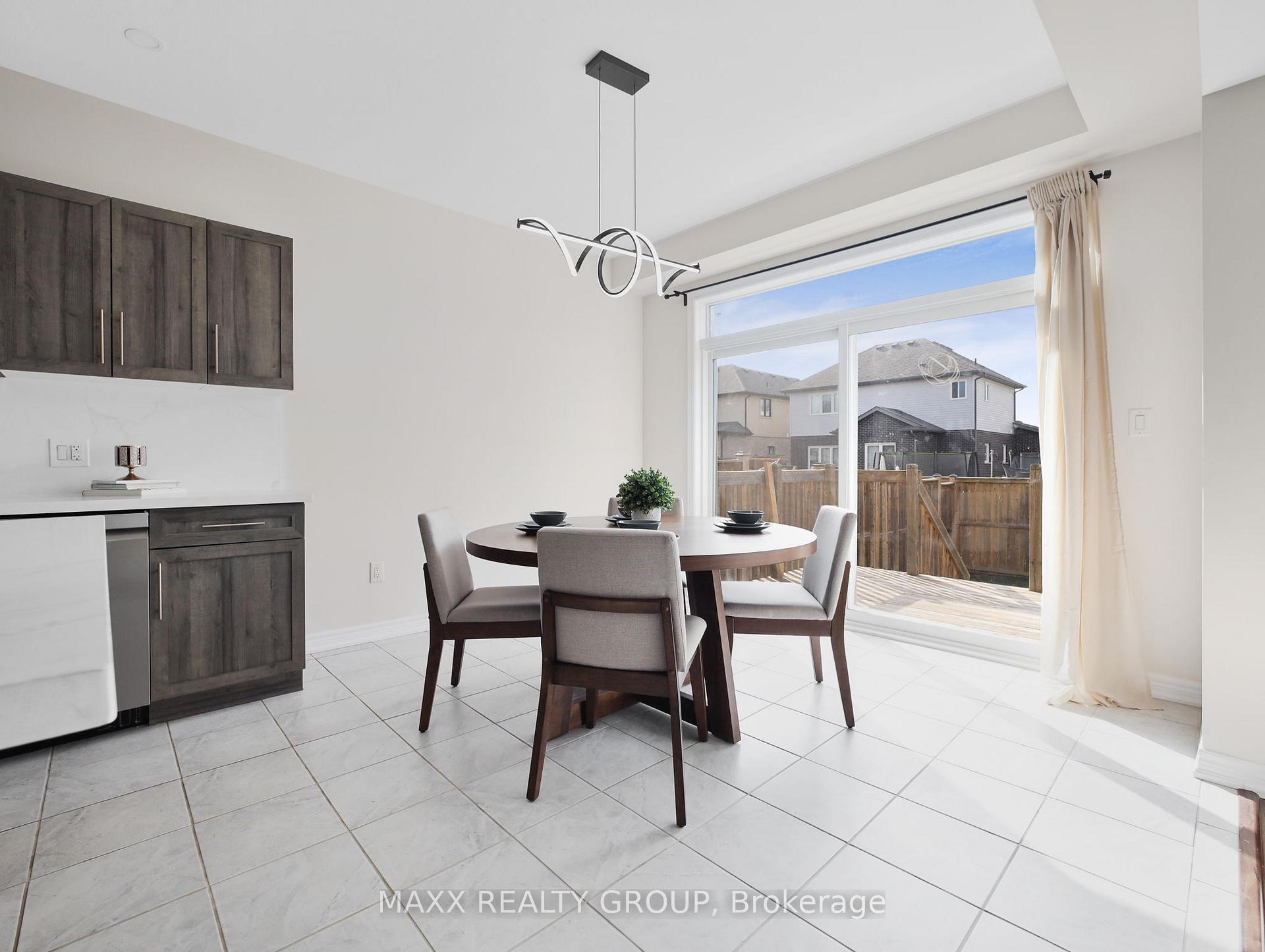 Photo 14 of 9354 Shoveller Drive, Niagara Falls, Forestview — HOMEH