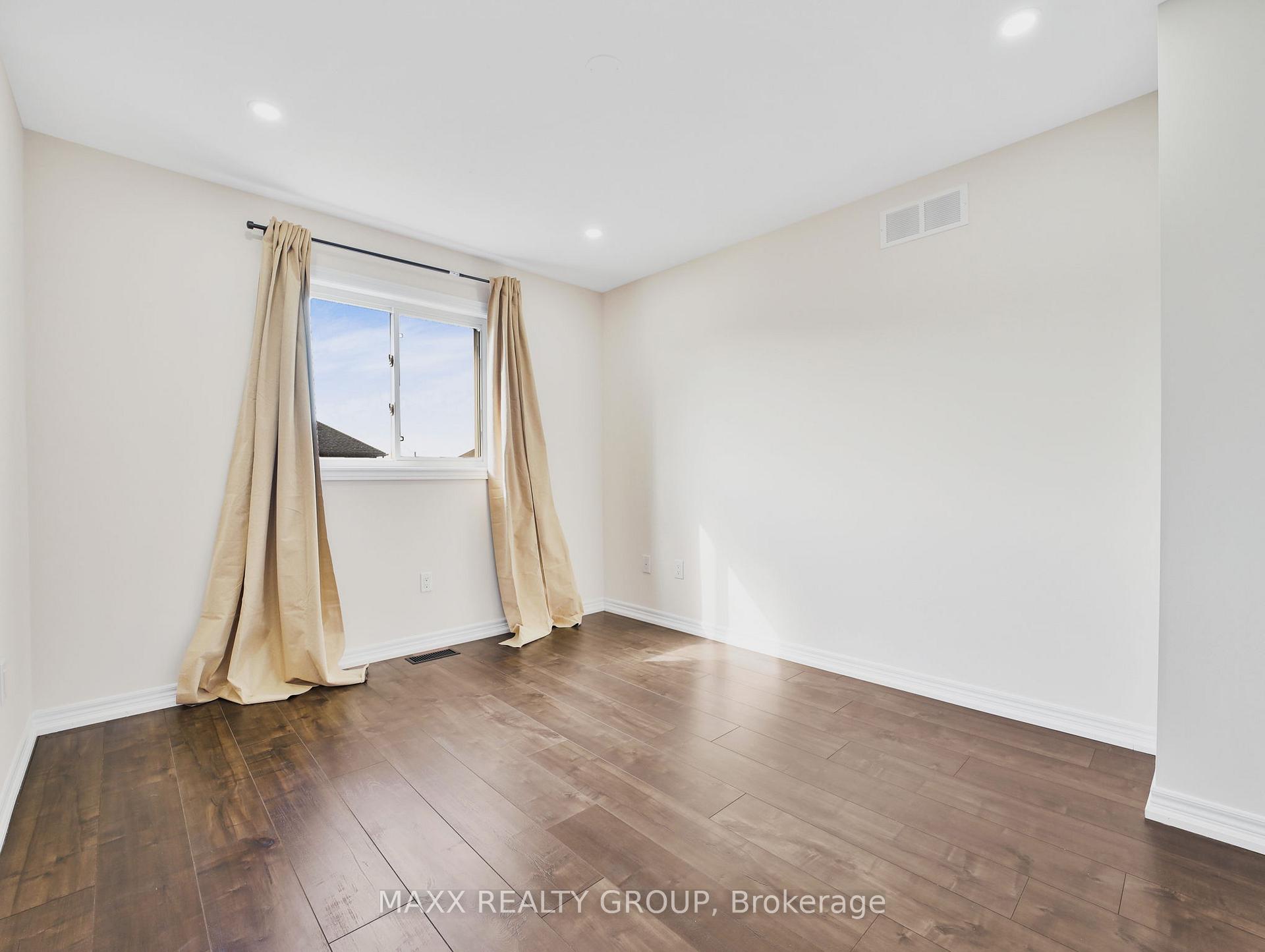 Photo 30 of 9354 Shoveller Drive, Niagara Falls, Forestview — HOMEH