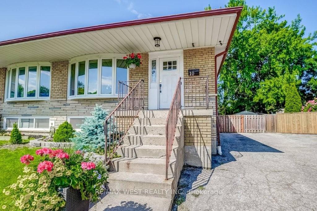 Photo 1 of 10 Rima Court, Etobicoke, Eringate-Centennial-West Deane — HOMEH
