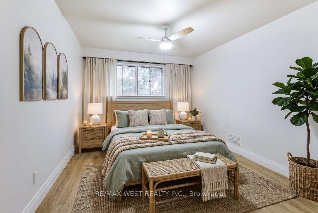 Photo 18 of 10 Rima Court, Etobicoke, Eringate-Centennial-West Deane — HOMEH