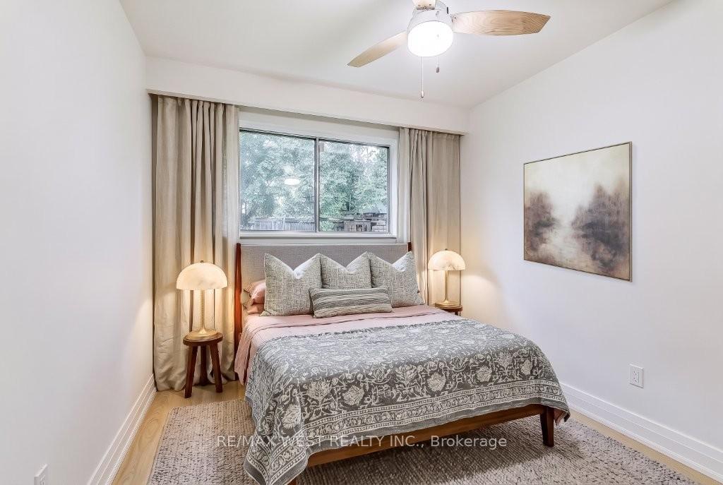 Photo 19 of 10 Rima Court, Etobicoke, Eringate-Centennial-West Deane — HOMEH
