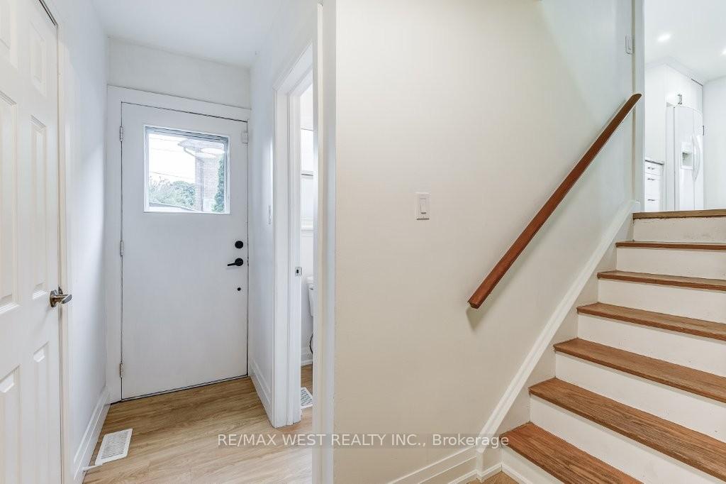 Photo 21 of 10 Rima Court, Etobicoke, Eringate-Centennial-West Deane — HOMEH