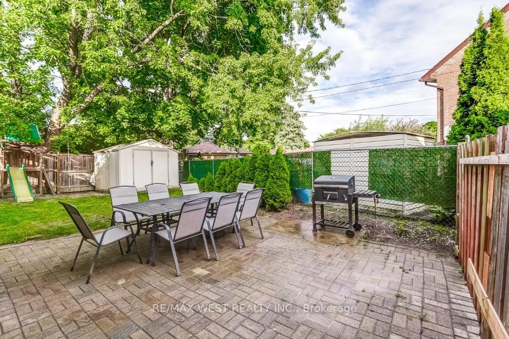 Photo 22 of 10 Rima Court, Etobicoke, Eringate-Centennial-West Deane — HOMEH