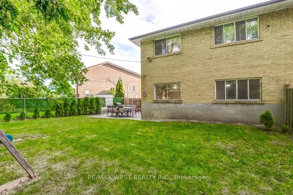 Photo 28 of 10 Rima Court, Etobicoke, Eringate-Centennial-West Deane — HOMEH