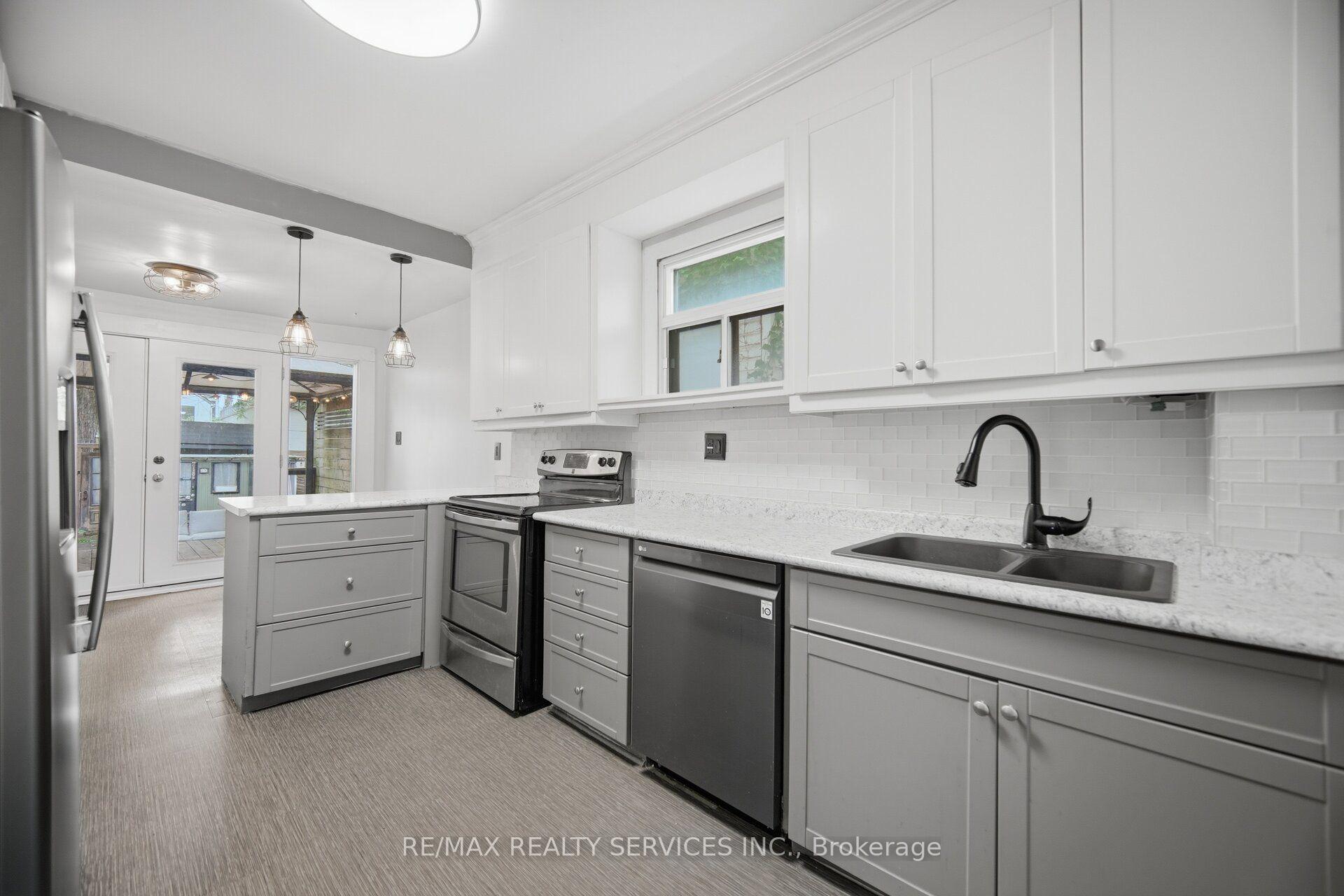 Photo 13 of 55 Morse Street, Toronto, South Riverdale — HOMEH