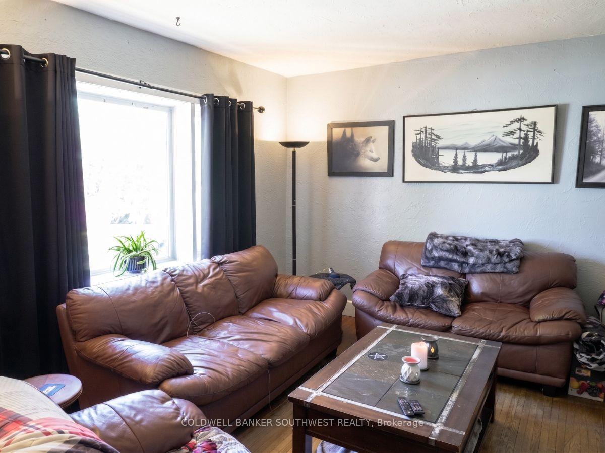 Photo 3 of 691 Gregory Drive E, Chatham-Kent, Chatham, Twp — HOMEH