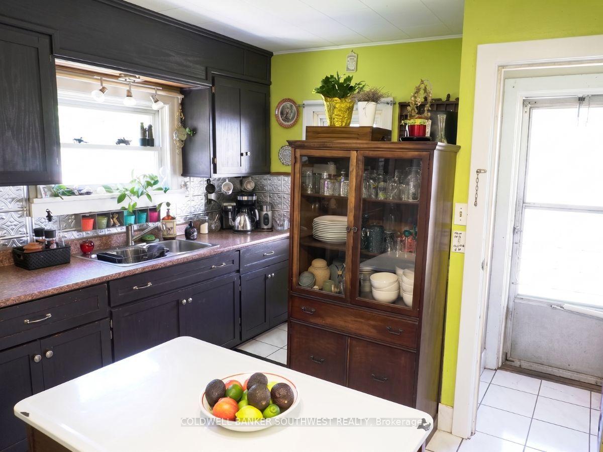 Photo 5 of 691 Gregory Drive E, Chatham-Kent, Chatham, Twp — HOMEH