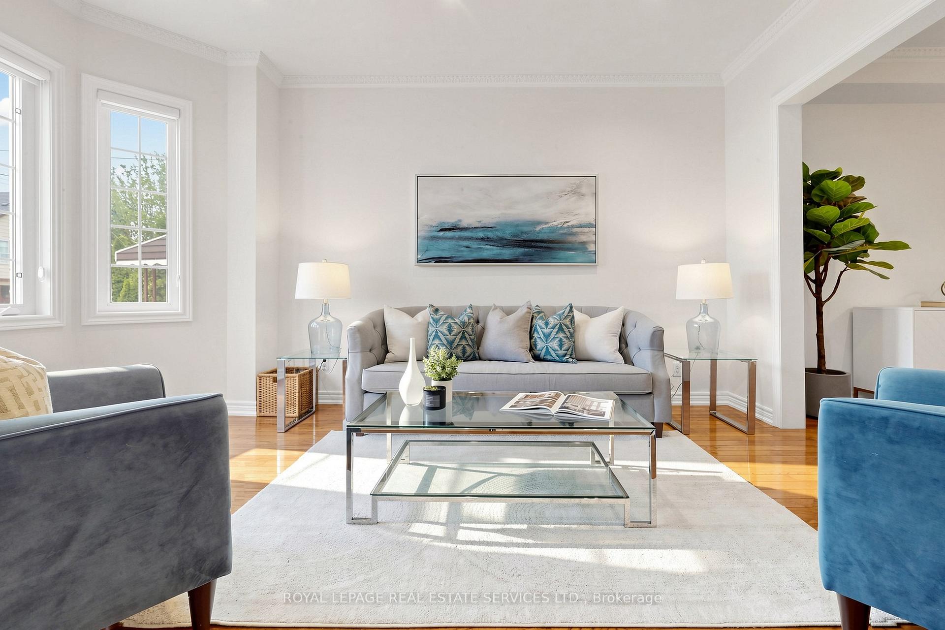 Photo 4 of 256 Earlscourt Avenue, Toronto, Caledonia-Fairbank — HOMEH