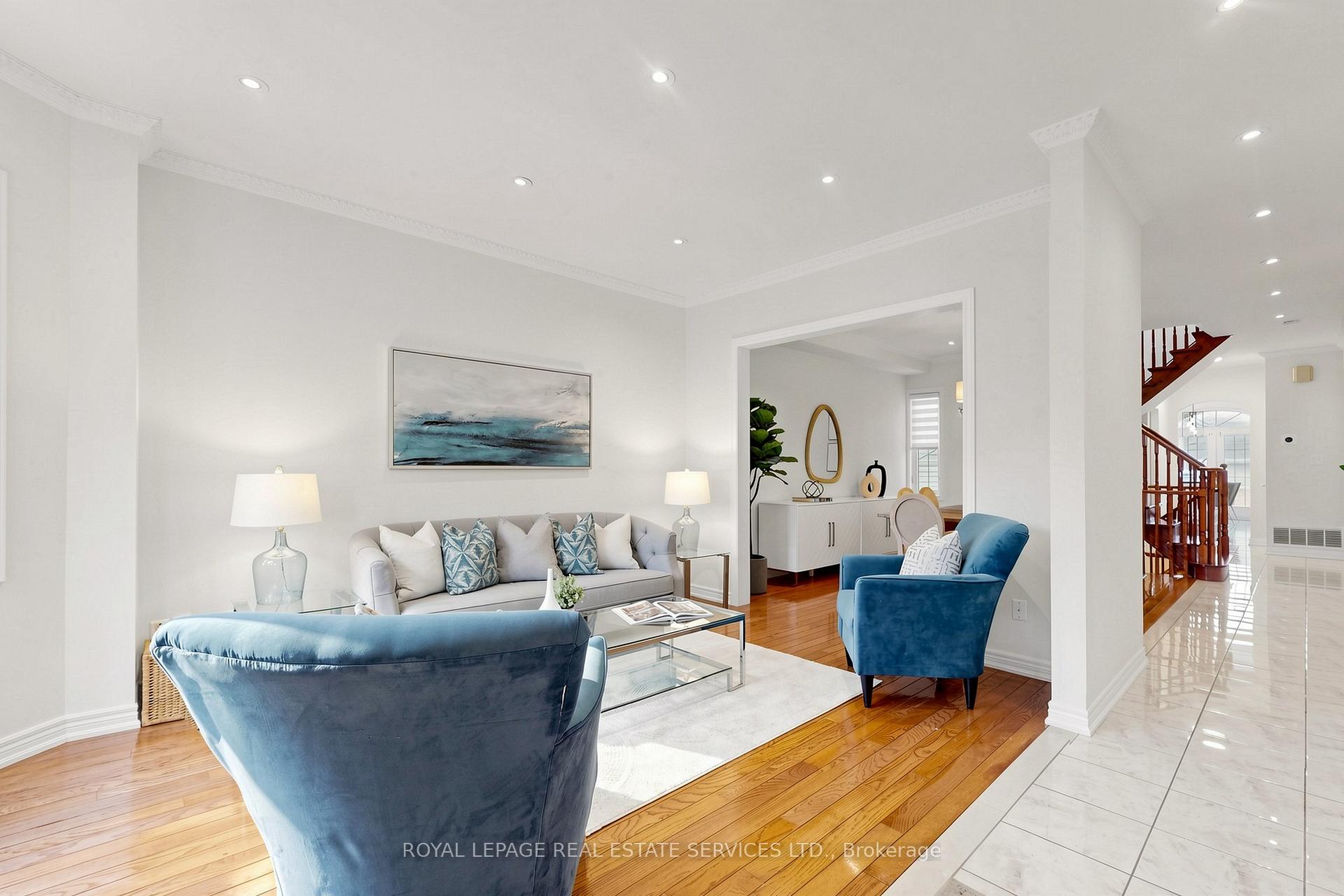 Photo 5 of 256 Earlscourt Avenue, Toronto, Caledonia-Fairbank — HOMEH