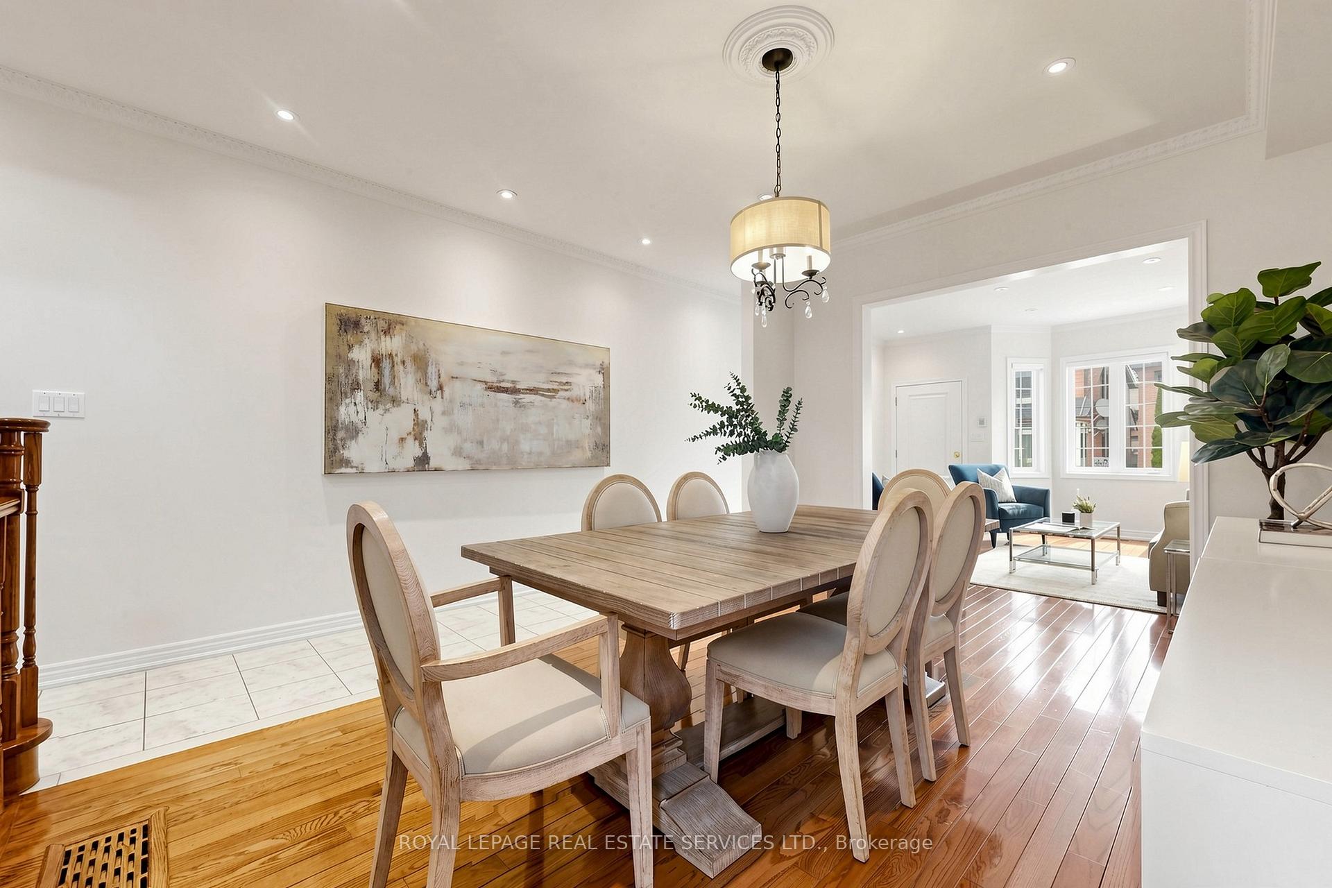 Photo 9 of 256 Earlscourt Avenue, Toronto, Caledonia-Fairbank — HOMEH