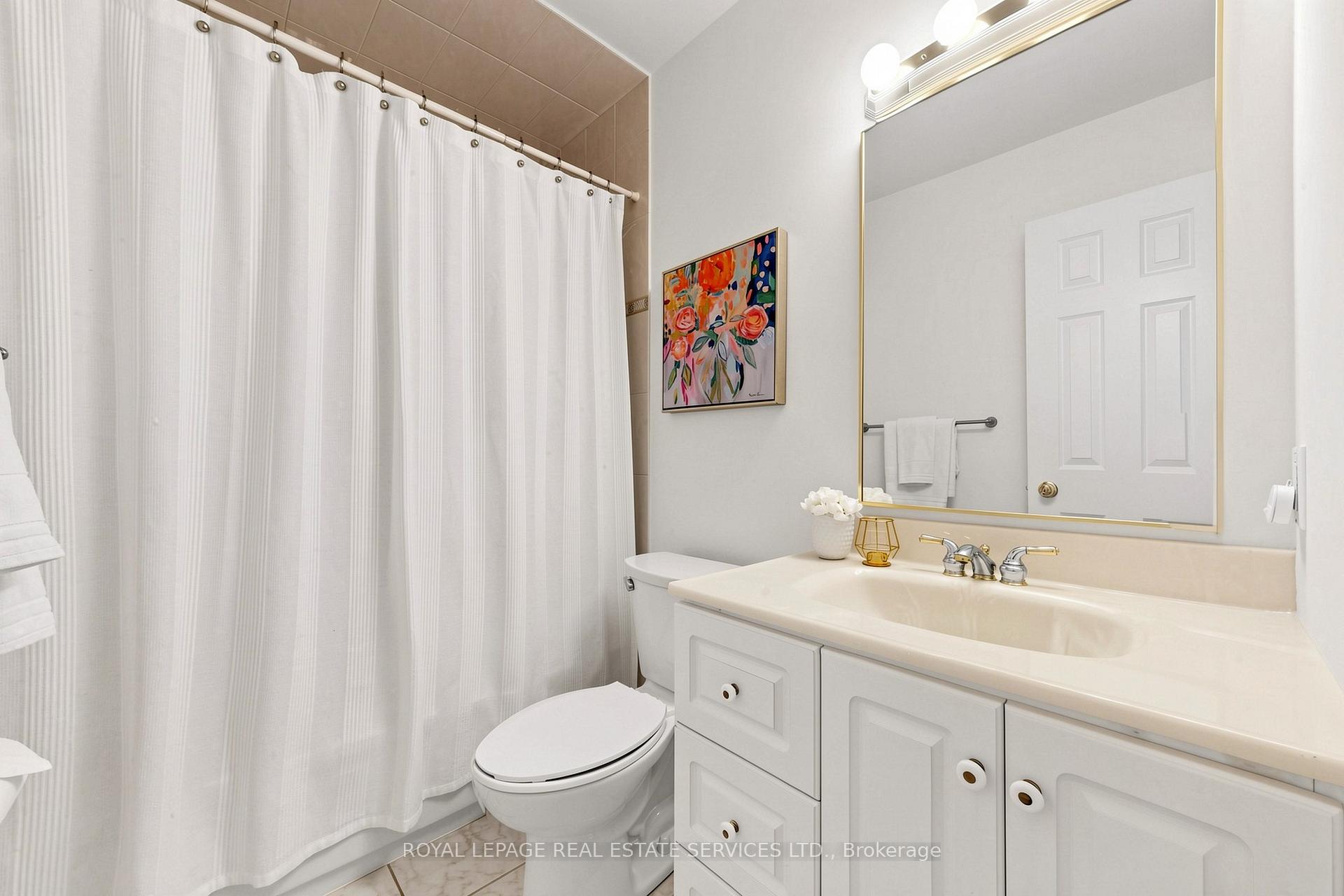 Photo 23 of 256 Earlscourt Avenue, Toronto, Caledonia-Fairbank — HOMEH