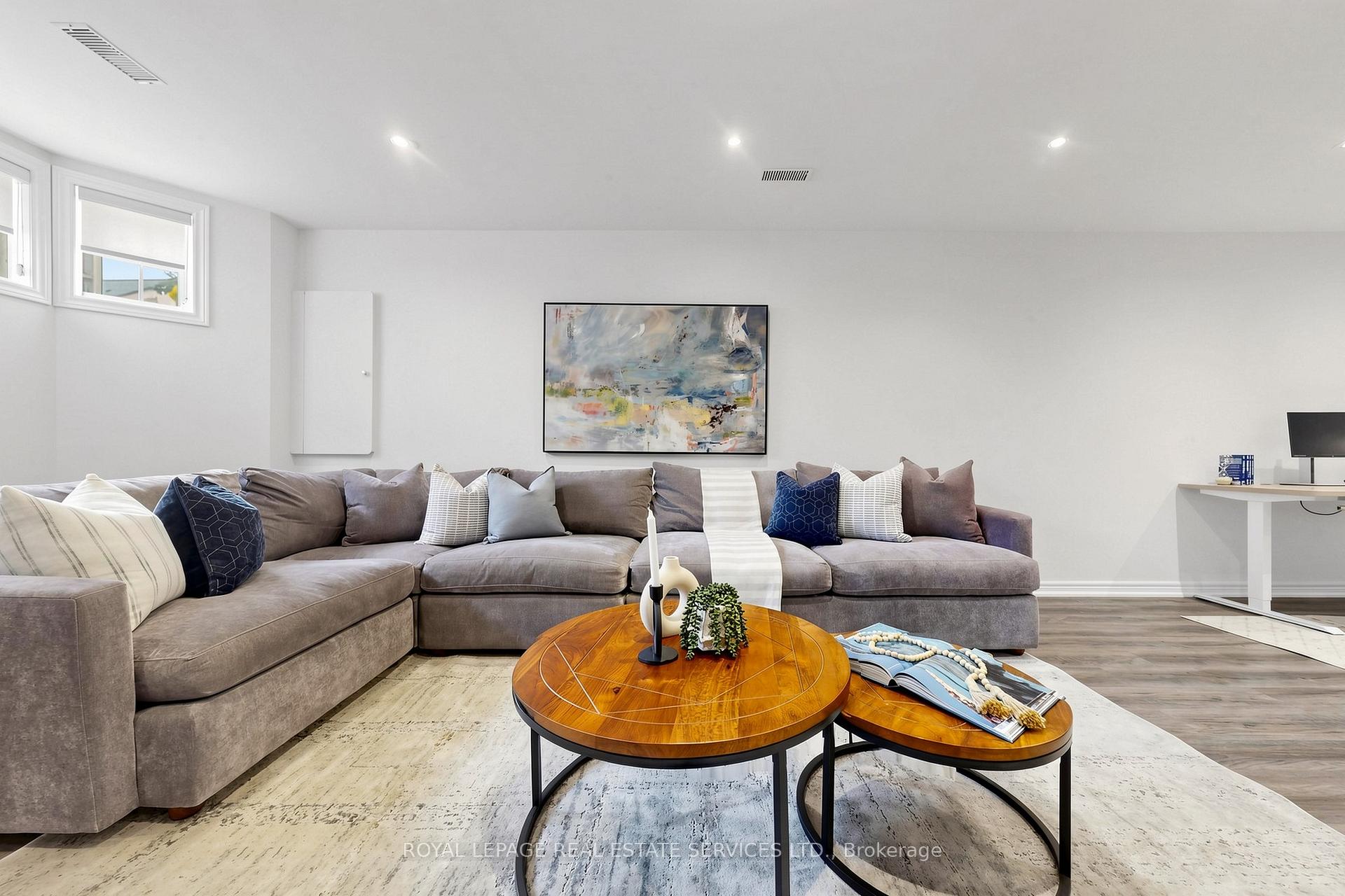 Photo 24 of 256 Earlscourt Avenue, Toronto, Caledonia-Fairbank — HOMEH