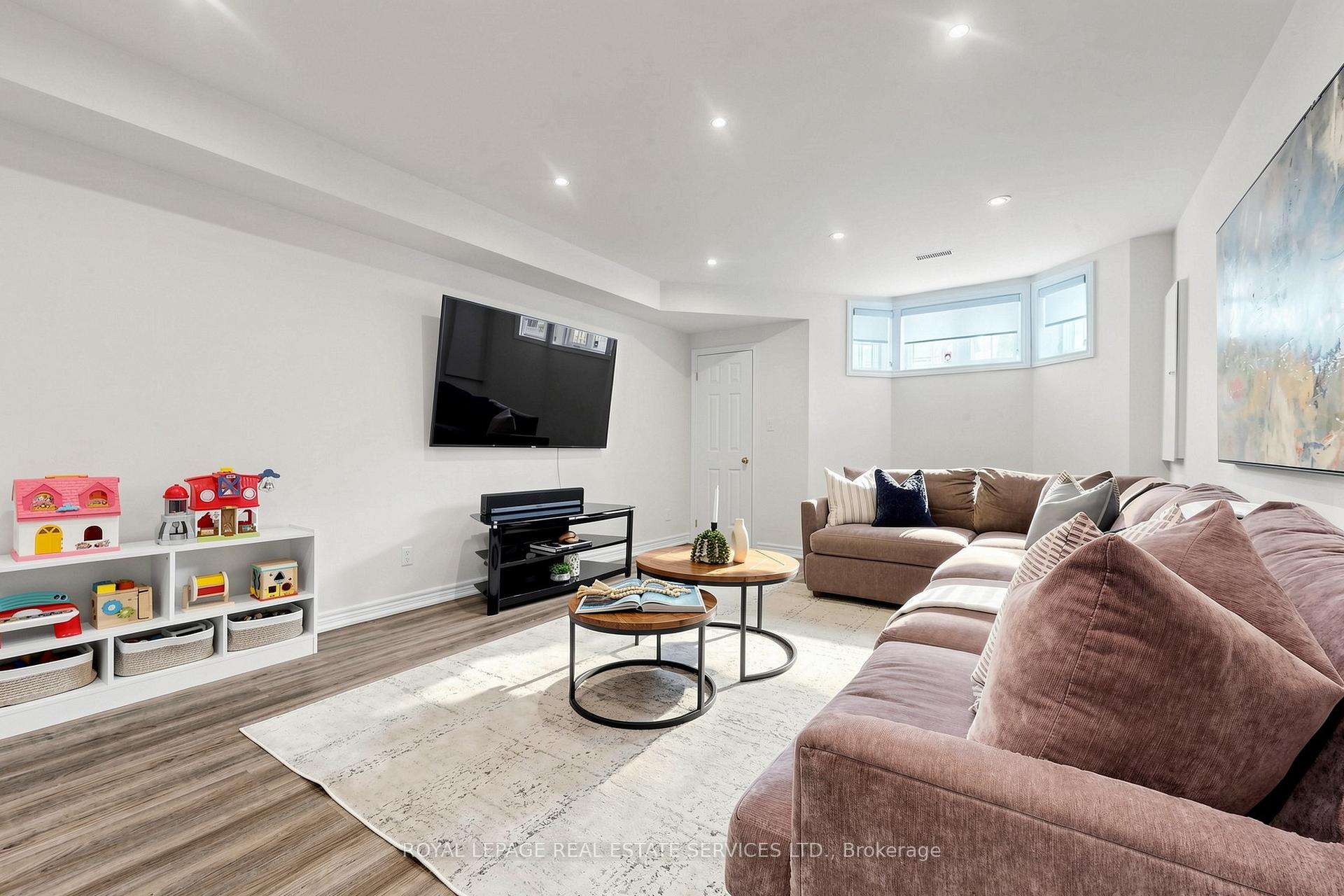 Photo 25 of 256 Earlscourt Avenue, Toronto, Caledonia-Fairbank — HOMEH