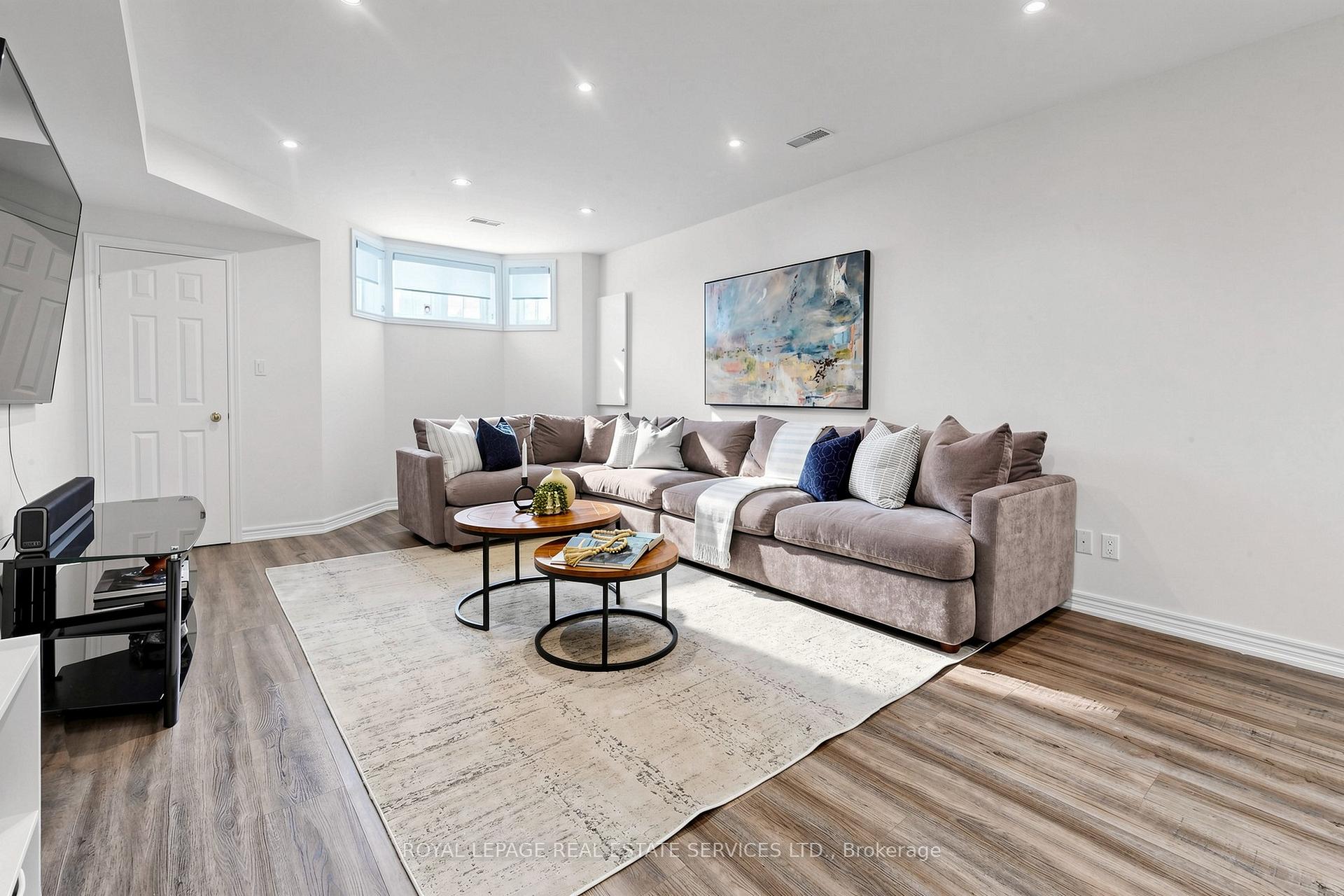 Photo 26 of 256 Earlscourt Avenue, Toronto, Caledonia-Fairbank — HOMEH