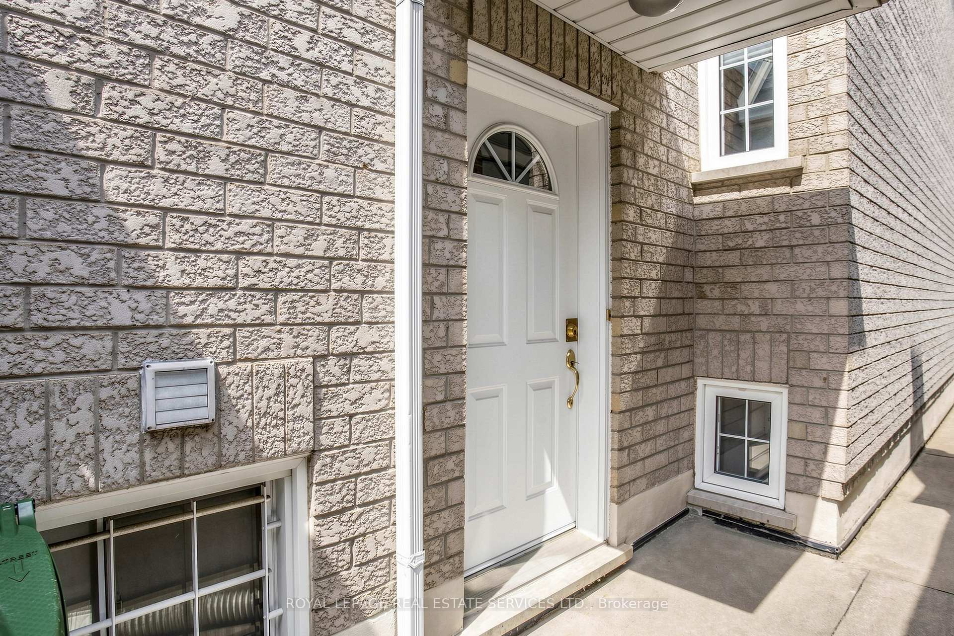 Photo 31 of 256 Earlscourt Avenue, Toronto, Caledonia-Fairbank — HOMEH
