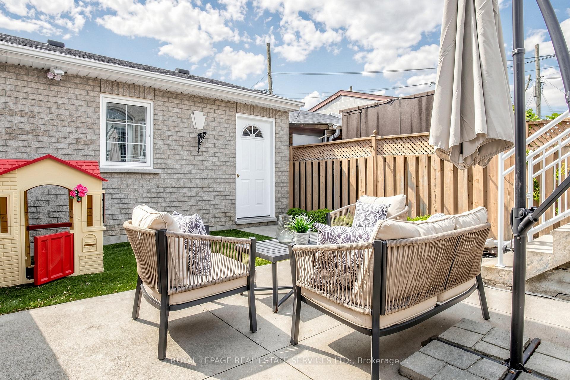 Photo 33 of 256 Earlscourt Avenue, Toronto, Caledonia-Fairbank — HOMEH